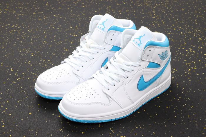AJ 1 Mid Retro Classics Shoes BQ6472-114