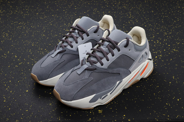 YEEZY BOOST 700