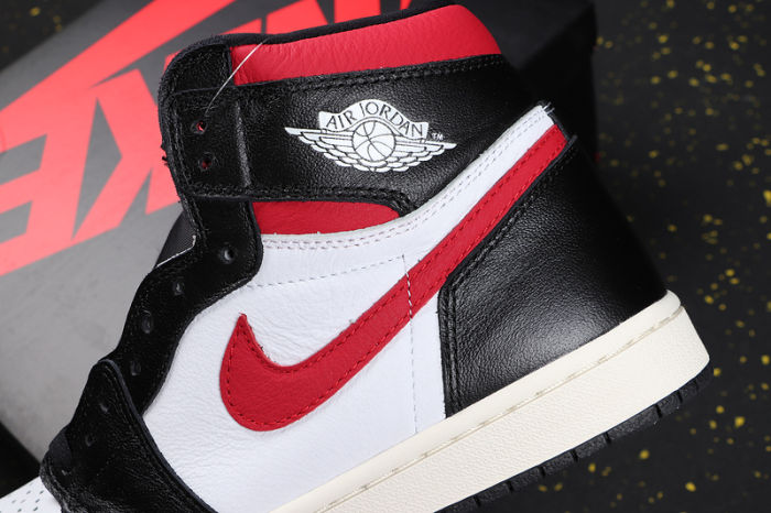 AJ 1 High Retro Classics Shoes 555088-061