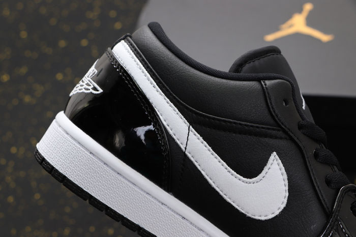 AJ 1 Low Retro Classics Shoes 553560-002