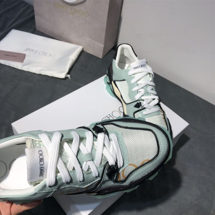 In 2020, the JC Sports Department will bring a series of luxurious, charming, hand-made and shocking works  Noble Series , which will inject unlimited creativity and details into this season's design.  The most eye-catching, most charming pair of shoes 👡, uses an unexpected new way to shine.  The fabric is selected from imported cowhide material combined with sequins to bring a luxurious and exquisite look. The exaggerated outsole shape creates just the right sense of modernity. ! The design is casual and