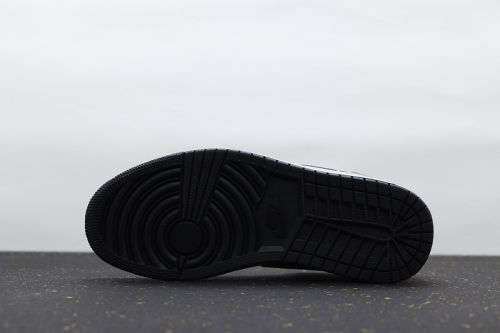 AJ 1 Mid Retro Classics Shoes CW5490-001