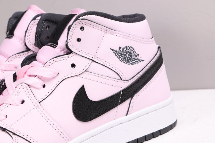 Women's AJ 1 Mid Retro Classics Shoes 555112-601