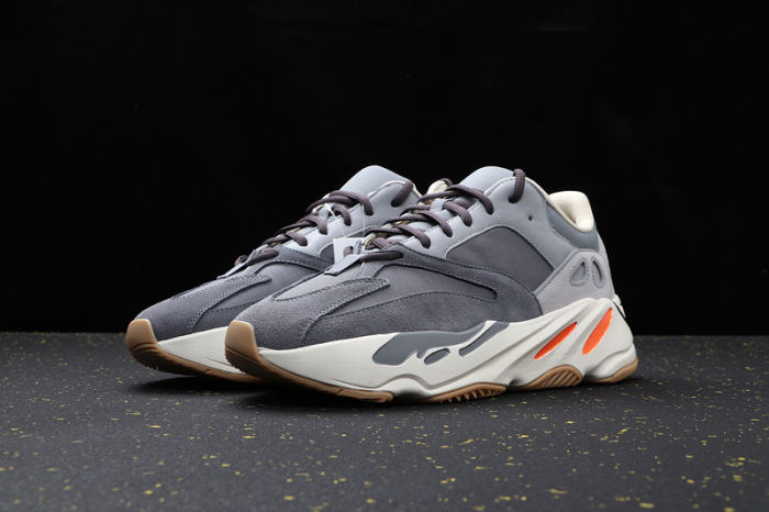 YEEZY BOOST 700