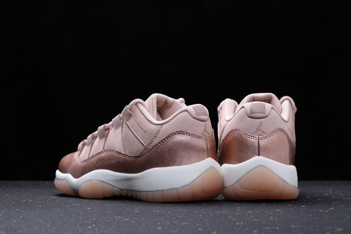 Women's AJ11 Retro Classics Basketball Shoes AH7860-105