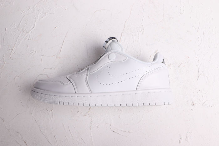 AJ 1 Low Retro Classics Shoes AV3918-100