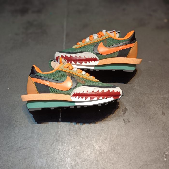 Bape x sacai x Nike tripartite color shoes
