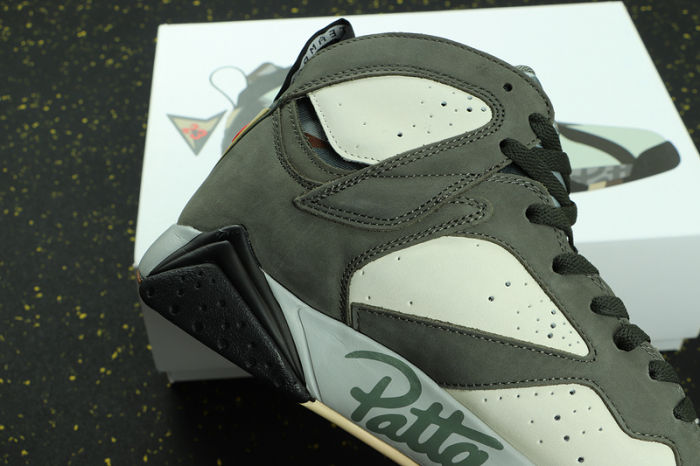 AJ7 Retro Classics Shoes AT3375-100