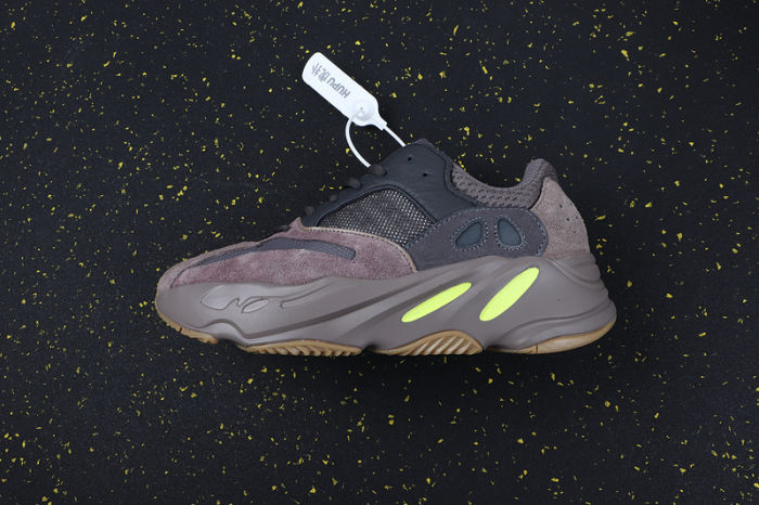 YEEZY BOOST 700