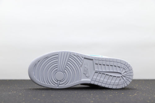 AJ 1 Low Retro Classics Shoes CW7009-100