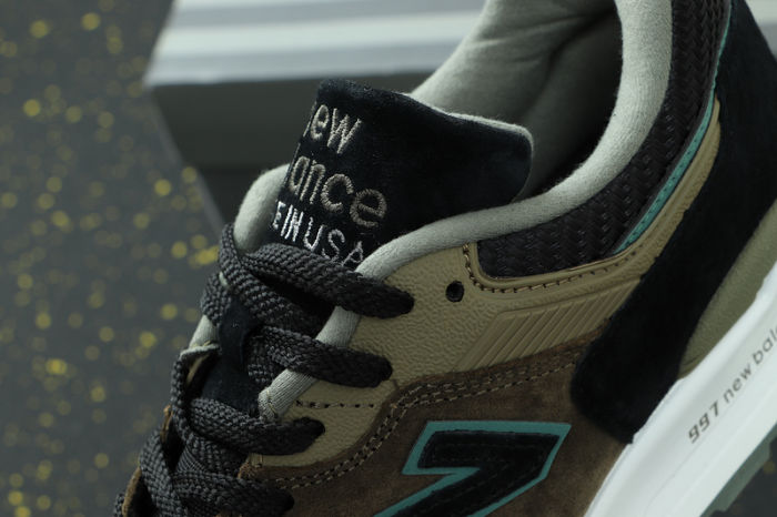 NB997 Classics 003