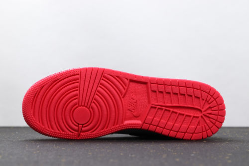 AJ 1 Mid Retro Classics Shoes 555112-400