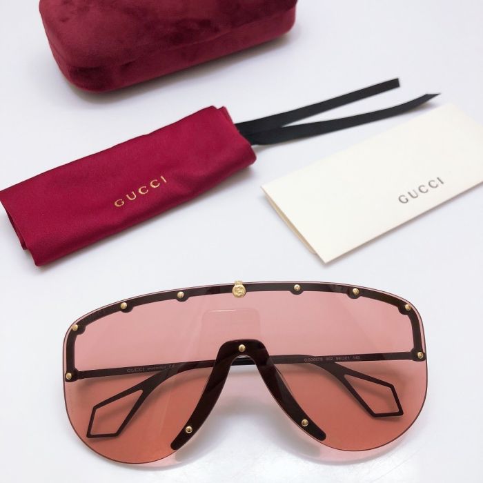 GUCCi sunglasses