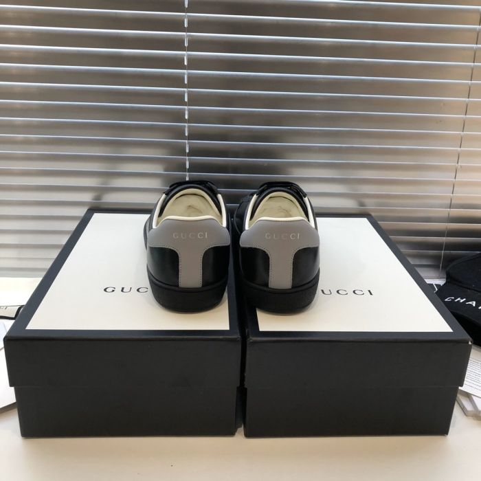 Gucci black board shoes