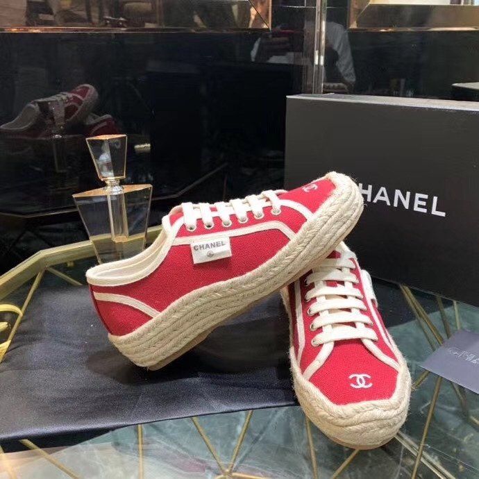 Chanel20ss new embroidered embossed round head canvas shoes