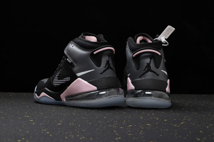 AJ270 Retro Classics Shoes CD7070-002