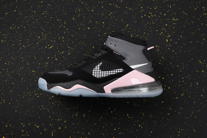 AJ270 Retro Classics Shoes CD7070-002