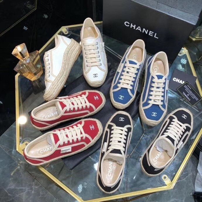 Chanel20ss new embroidered embossed round head canvas shoes