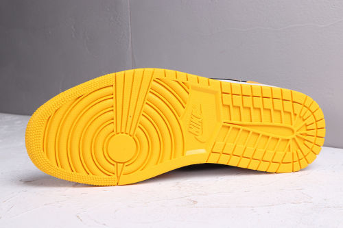 AJ 1 Mid Retro Classics Shoes 852542-700
