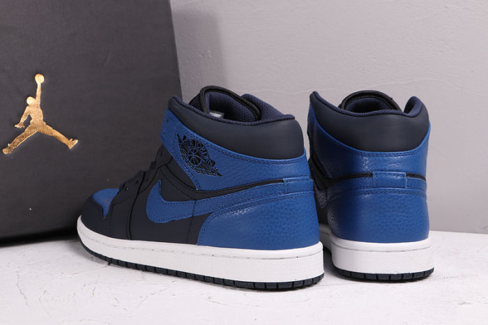 AJ 1 Mid Retro Classics Shoes 554724-402