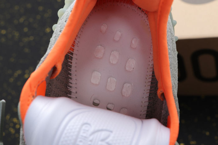 YEEZY BOOST 350 V2