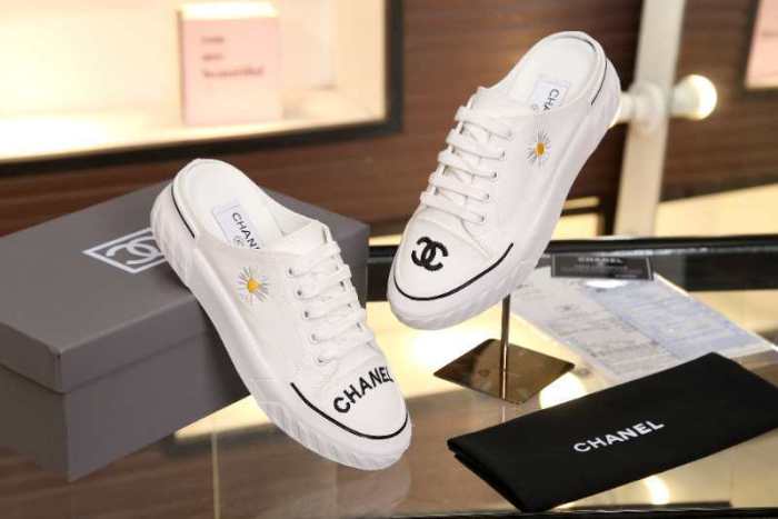 Chanel small fragrant butterfly mid ancient super soft canvas shoes