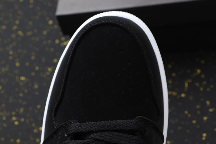 AJ 1 Mid Retro Classics Shoes 554724-065