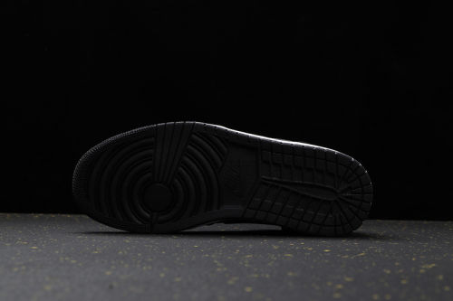 AJ 1 Mid Retro Classics Shoes 852542-012