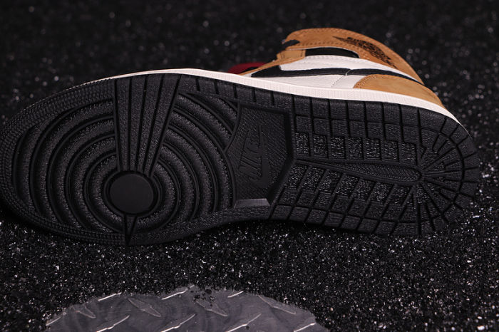 AJ 1 High Retro Classics Shoes 555088-700