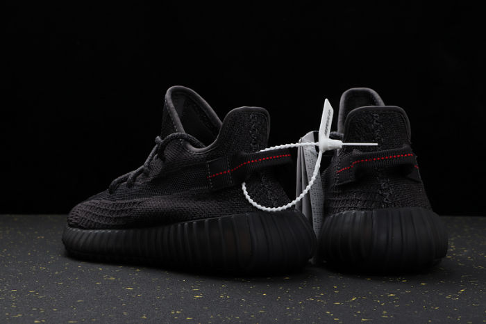 YEEZY BOOST 350 V2