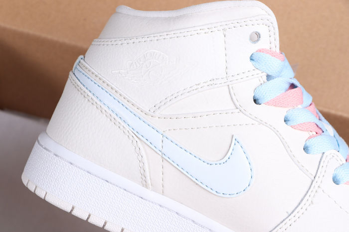 Women's AJ 1 Mid Retro Classics Shoes 555112-035