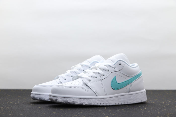 AJ 1 Low Retro Classics Shoes CW7009-100