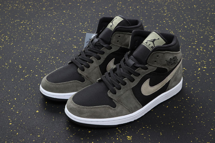 AJ 1 Mid Retro Classics Shoes BQ6472-030