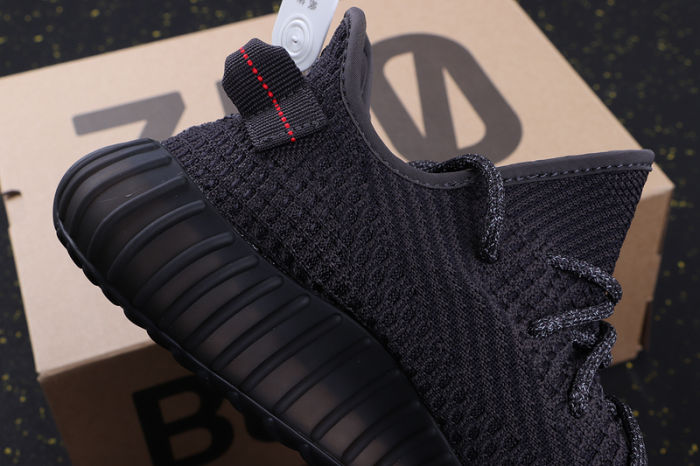 YEEZY BOOST 350 V2
