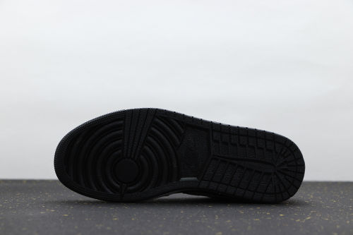 AJ 1 Low Retro Classics Shoes 553560-002