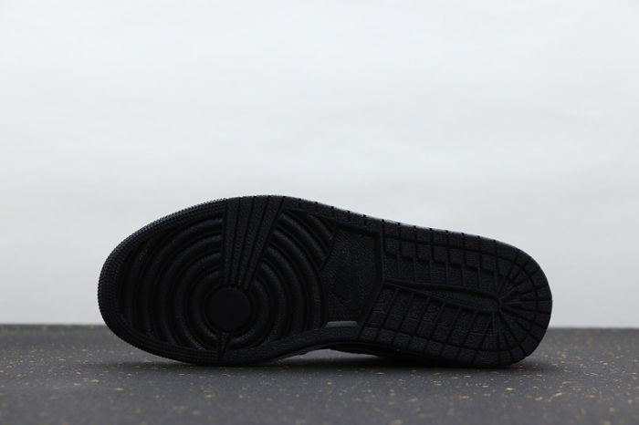 AJ 1 Low Retro Classics Shoes 553560-002
