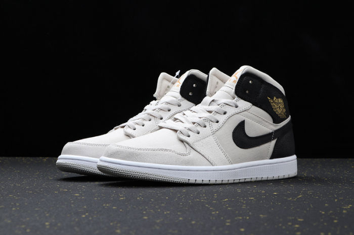 AJ 1 Mid Retro Classics Shoes 554724-023