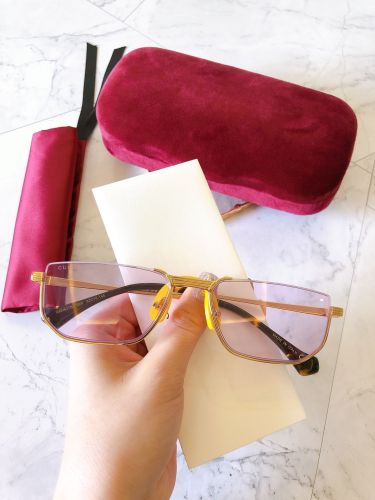 GUCCi sunglasses