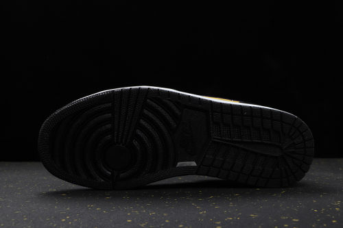 AJ 1 Mid Retro Classics Shoes 852542-005