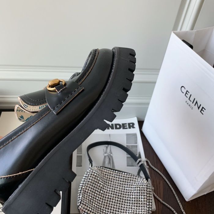 Gucci embroidered bee shoes