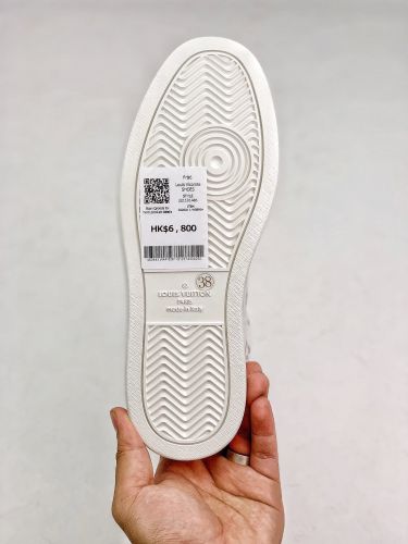 Louis Vuitton luxury board shoes