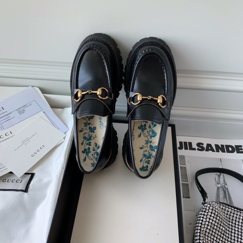 Gucci embroidered bee shoes
