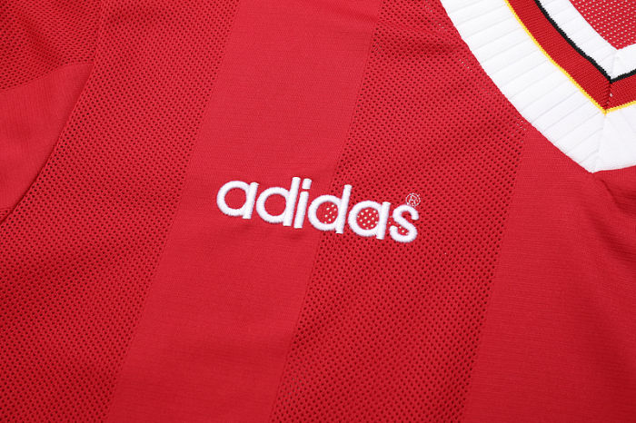 1995 / 1996 Liverpool home Soccer Jersey