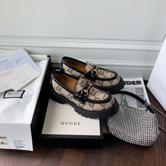 Gucci embroidered bee shoes