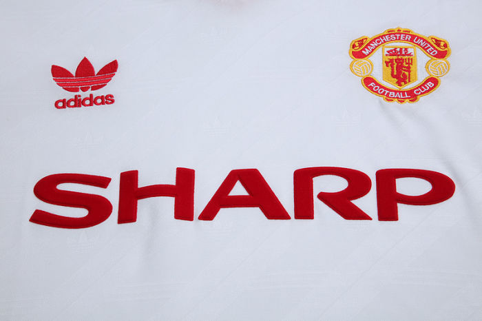 1986 Manchester United white soccer jersey