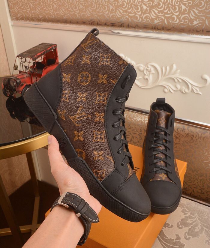 Louis Vuitton winter high top boots
