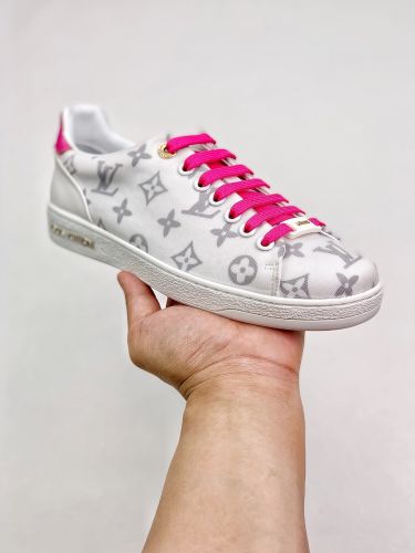 Louis Vuitton luxury board shoes