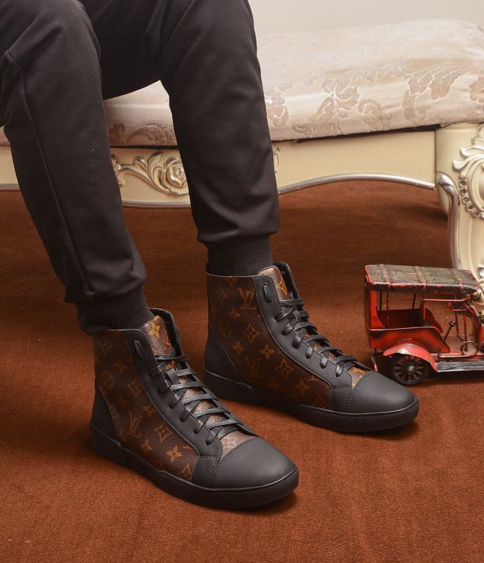 Louis Vuitton winter high top boots