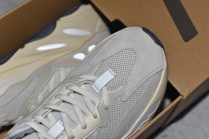 Adidas Yeezy Boost 700 Analog