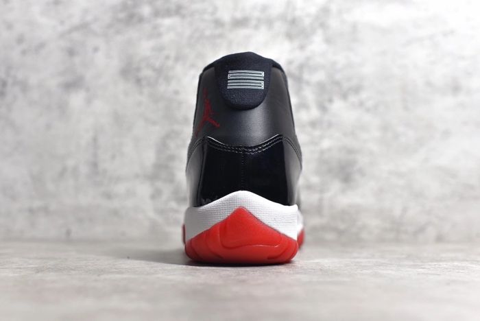 Air Jordan 11 Bred